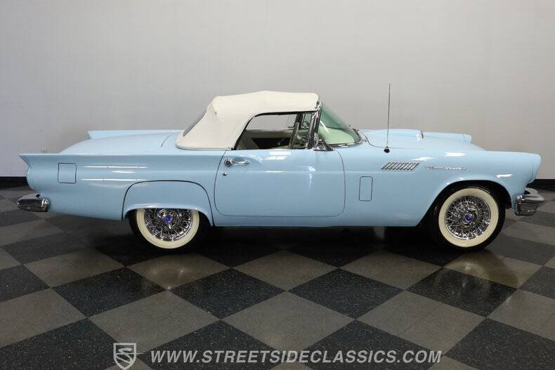 1957 Ford Thunderbird