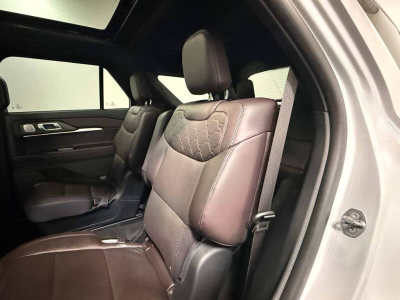 2025 Ford Explorer Platinum