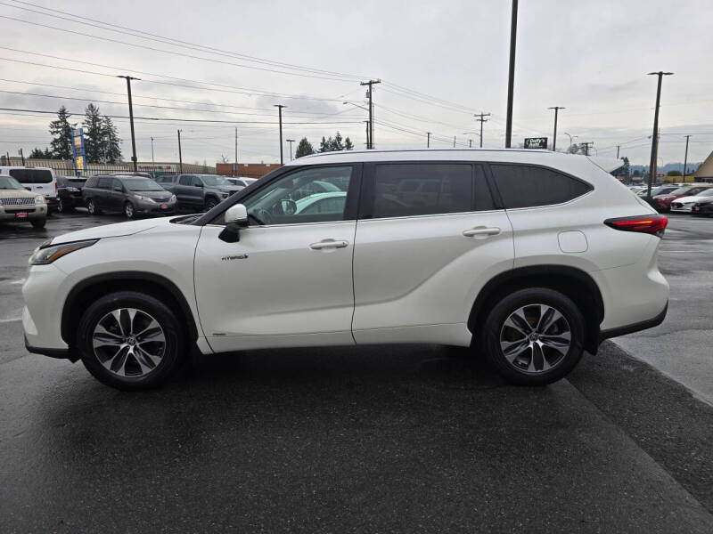2021 Toyota Highlander Hybrid XLE