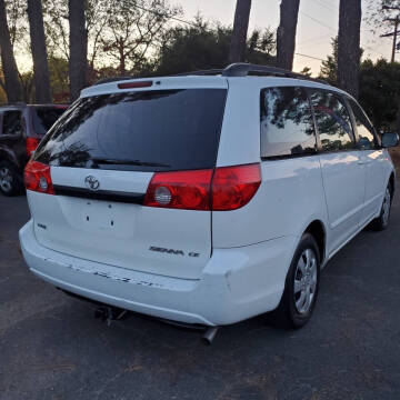 2009 Toyota Sienna CE 7-Passenger