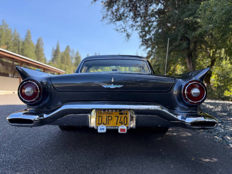 1957 Ford Thunderbird