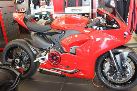 2022 Ducati Panigale V2 for sale at Peninsula Motor Vehicle Group in Oakville NY