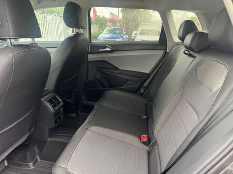 2024 Volkswagen Taos SE