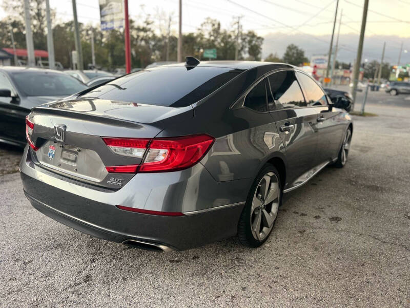 2018 Honda Accord Touring photo 5