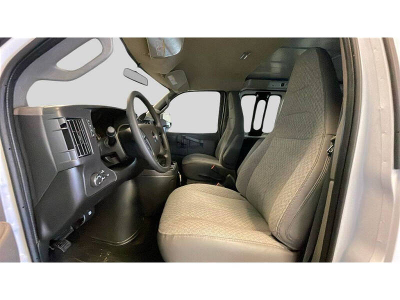 2025 GMC Savana 3500