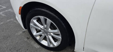 2017 Chrysler 200 Limited Platinum