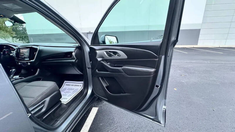 2020 Chevrolet Traverse LT Cloth