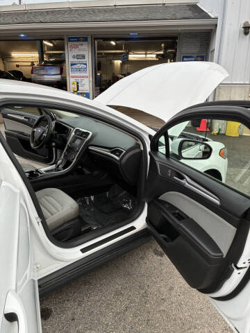 2015 Ford Fusion Hybrid S