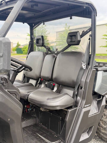 2024 Can-Am Defender HD7