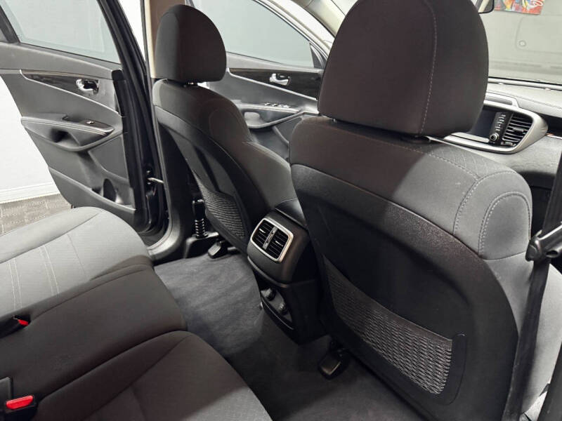 2020 Kia Sorento LX V6