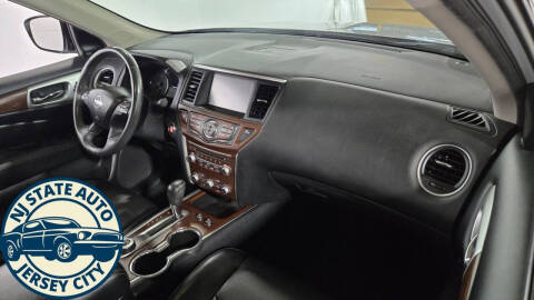 2017 Nissan Pathfinder Platinum