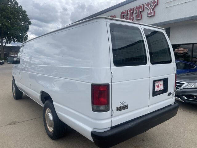 2005 Ford E-Series E-350 SD