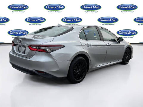 2022 Toyota Camry Hybrid LE