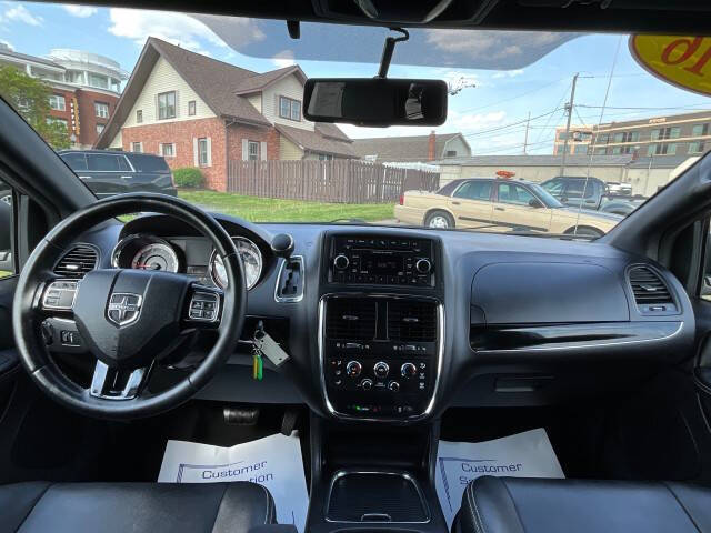 2016 Dodge Grand Caravan SXT Plus