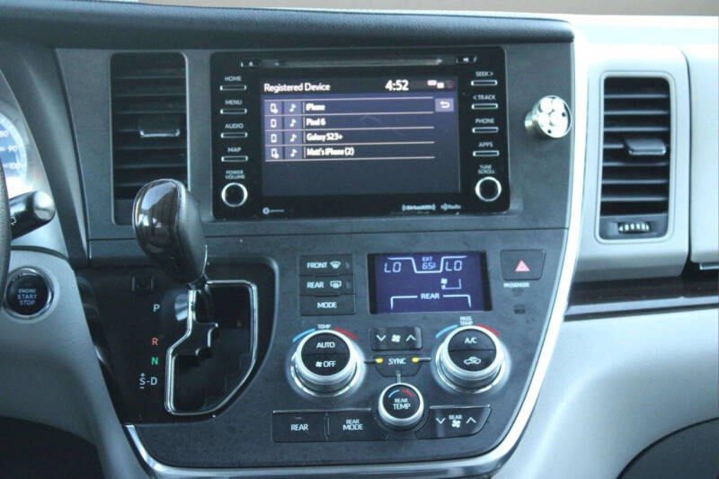 2019 Toyota Sienna XLE 8-Passenger