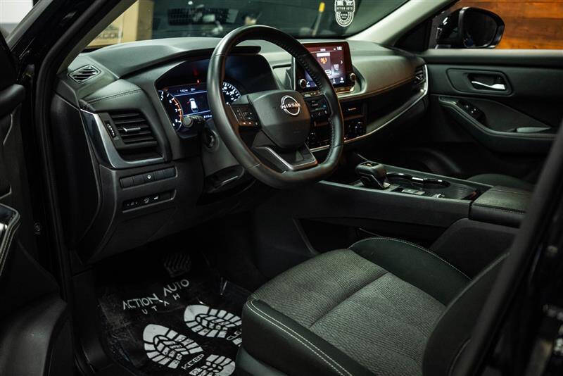 2025 Nissan Rogue SV