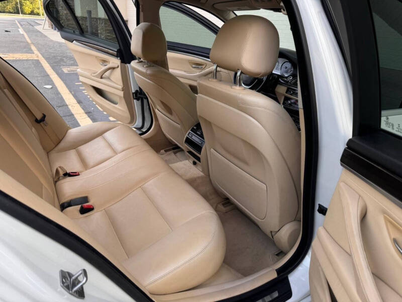 2015 BMW 5 Series 528i