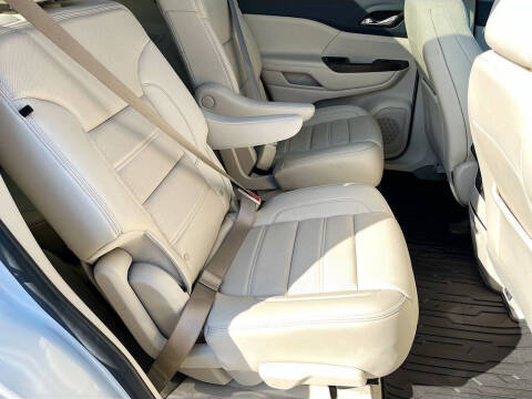 2022 GMC Acadia Denali