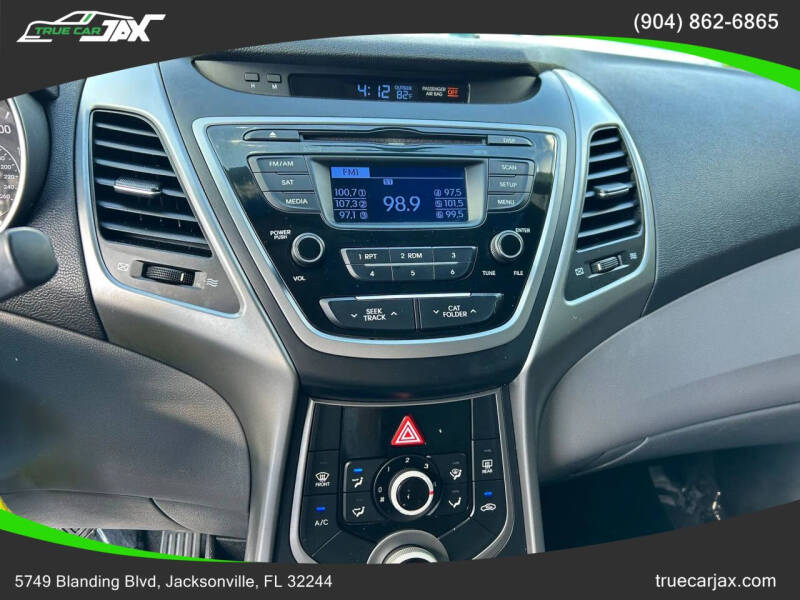 2015 Hyundai Elantra SE