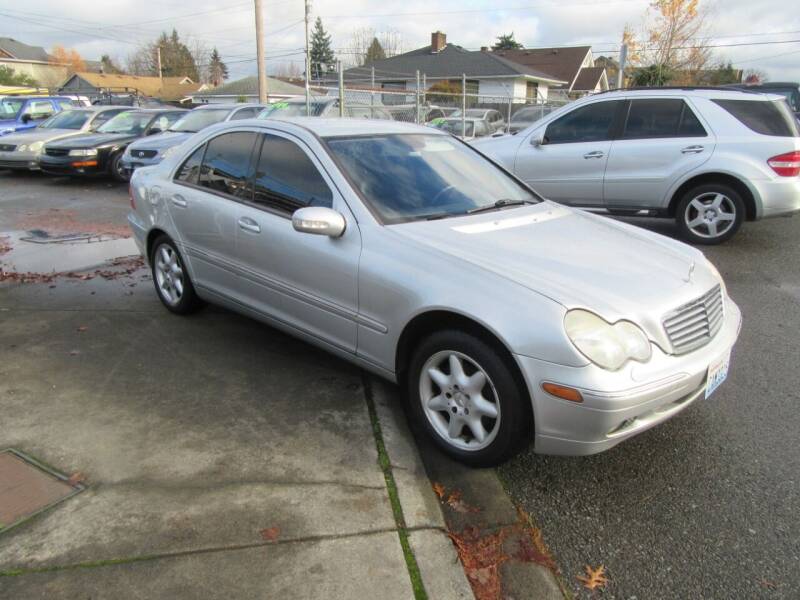 2001 Mercedes-Benz C-Class for sale at Car Link Auto Sales LLC in Marysville WA
