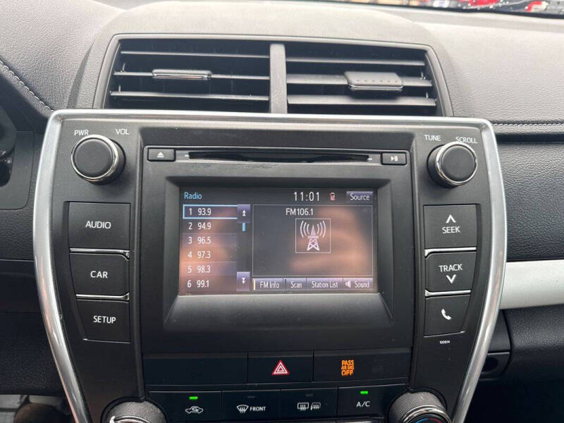 2017 Toyota Camry SE