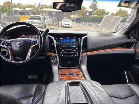 2015 Cadillac Escalade Luxury