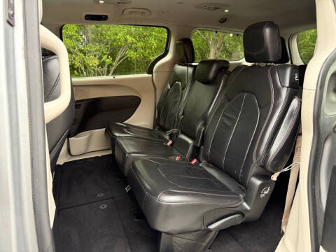 2017 Chrysler Pacifica Touring Plus