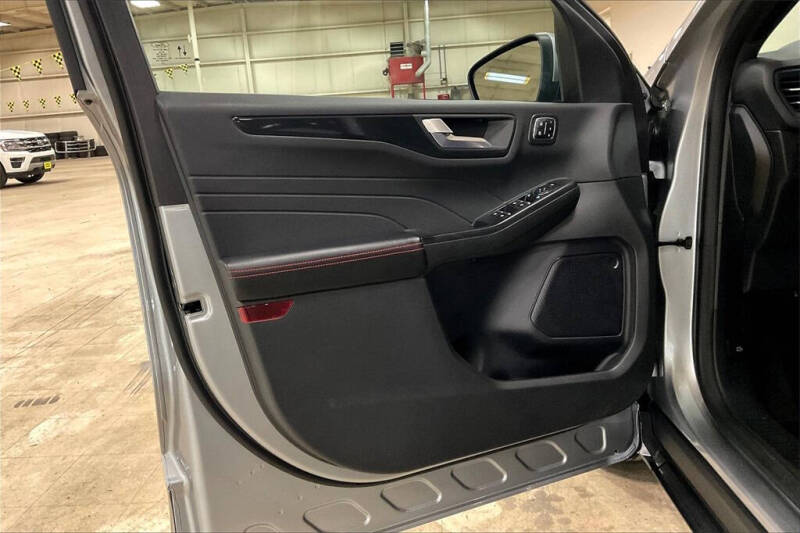 2023 Ford Escape ST-Line Elite