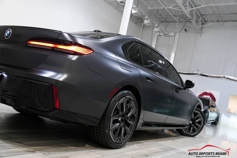 2025 BMW 7 Series 740i