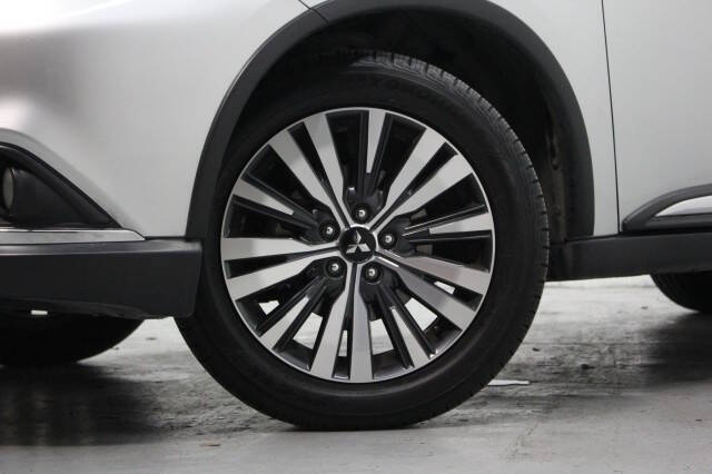 2020 Mitsubishi Outlander SE