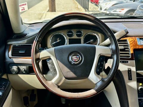 2012 Cadillac Escalade Platinum Edition