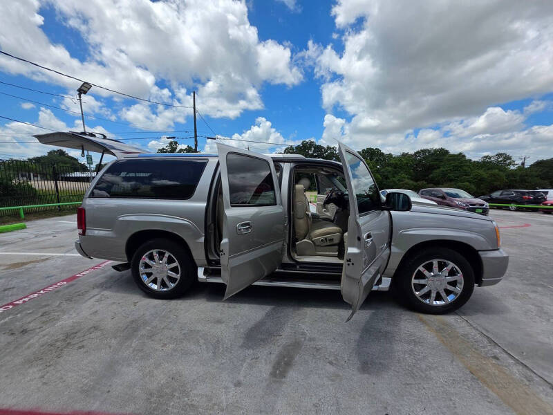 2004 Cadillac Escalade ESV