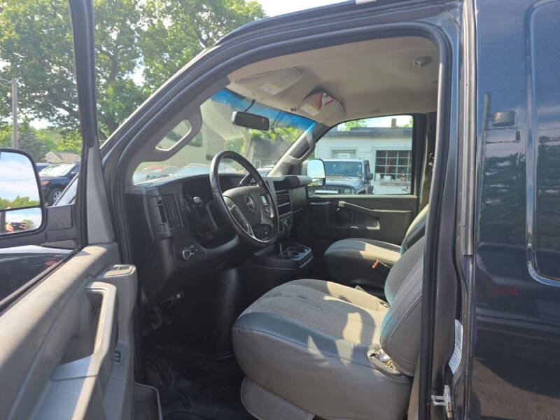2017 GMC Savana 2500