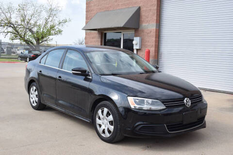 2013 Volkswagen Jetta for sale at TEXACARS in Lewisville TX