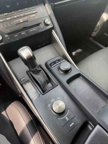 2017 Lexus IS 200t