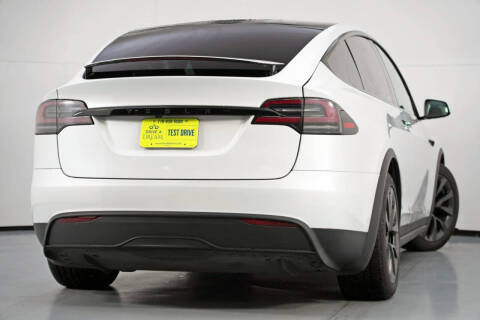 2023 Tesla Model X Standard Range