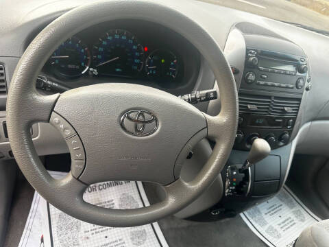 2006 Toyota Sienna LE 7 Passenger