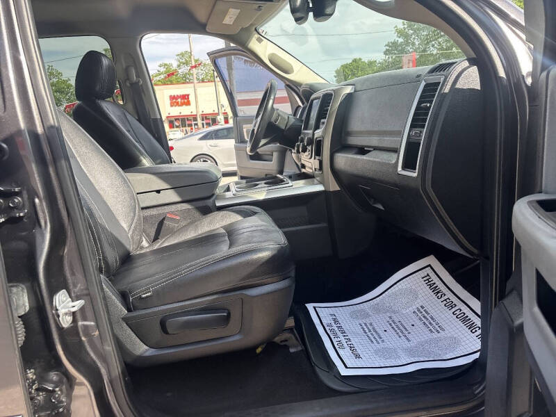2015 RAM 1500 SLT