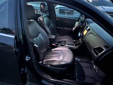 2012 Chrysler 200 Limited