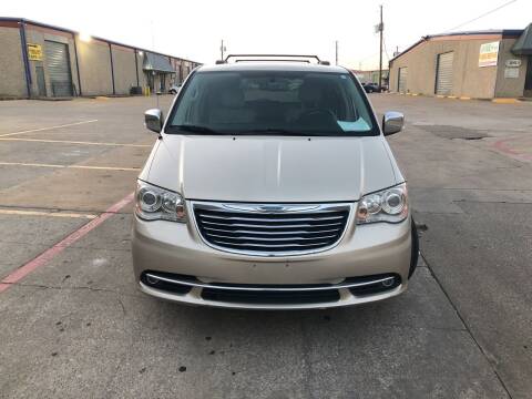2012 Chrysler Town and Country for sale at Rayyan Autos in Dallas TX
