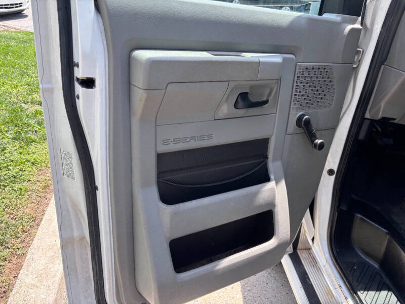 2011 Ford E-Series E-350 SD