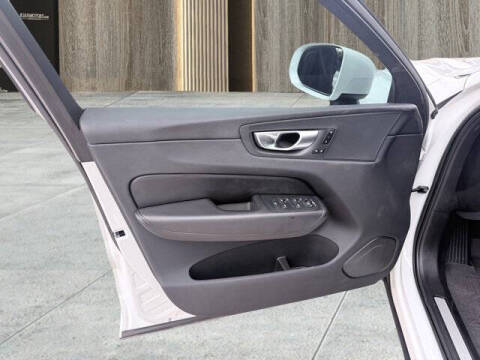 2023 Volvo XC60 B5 Core