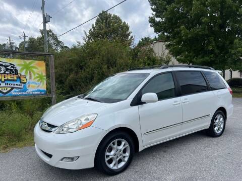 2006 Toyota Sienna for sale at Hooper's Auto House LLC in Wilmington NC