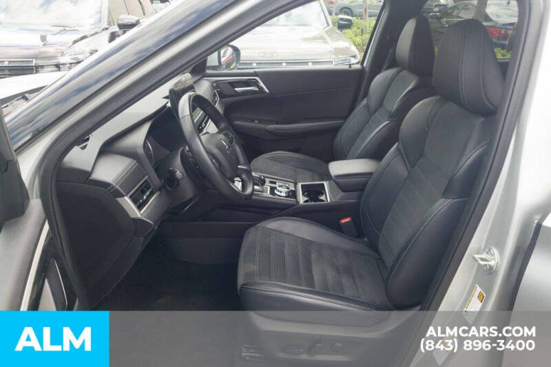 2024 Mitsubishi Outlander SE