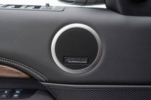 2024 Land Rover Discovery P300 Dynamic SE