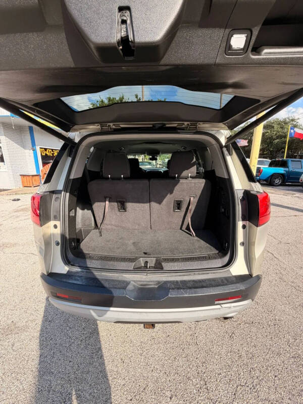 2017 GMC Acadia SLE-2