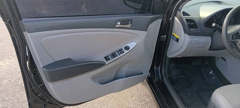 2017 Hyundai Accent Value Edition