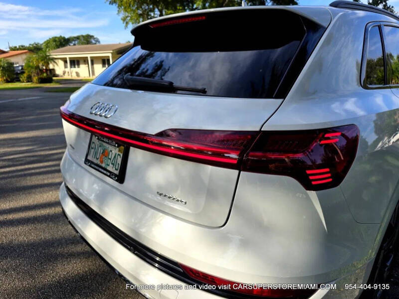 2021 Audi e-tron quattro Premium