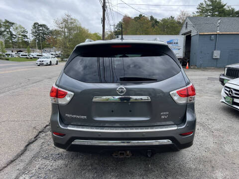 2016 Nissan Pathfinder SV