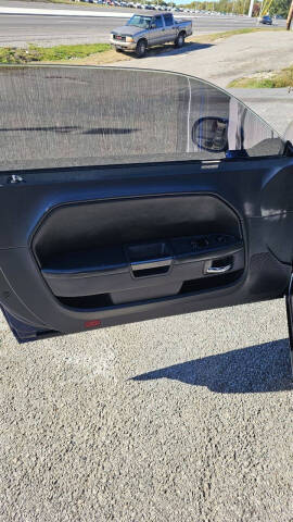 2013 Dodge Challenger SXT Plus